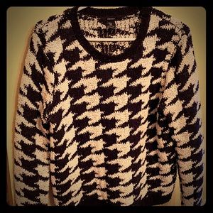 Forever 21 houndstooth soft sweater.